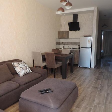 Tamara Apartment Takaishvili 3 巴统 外观 照片